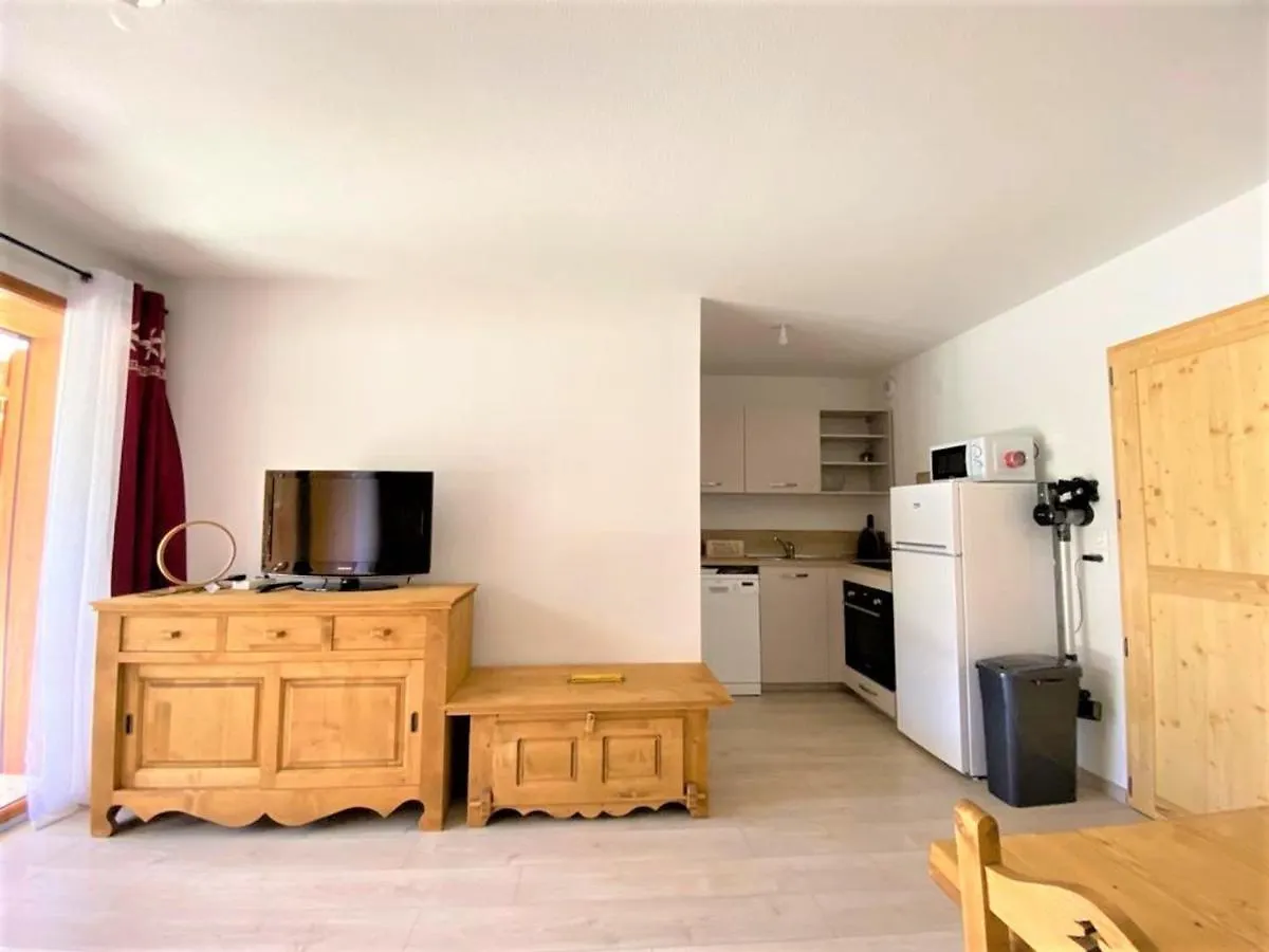 Studio Cabine Neuf 4 Pers Avec Terrasse Sud - Proche Centre & Commerces A La Joue Du Loup - Fr-1-504-597 Le Devoluy Apartment