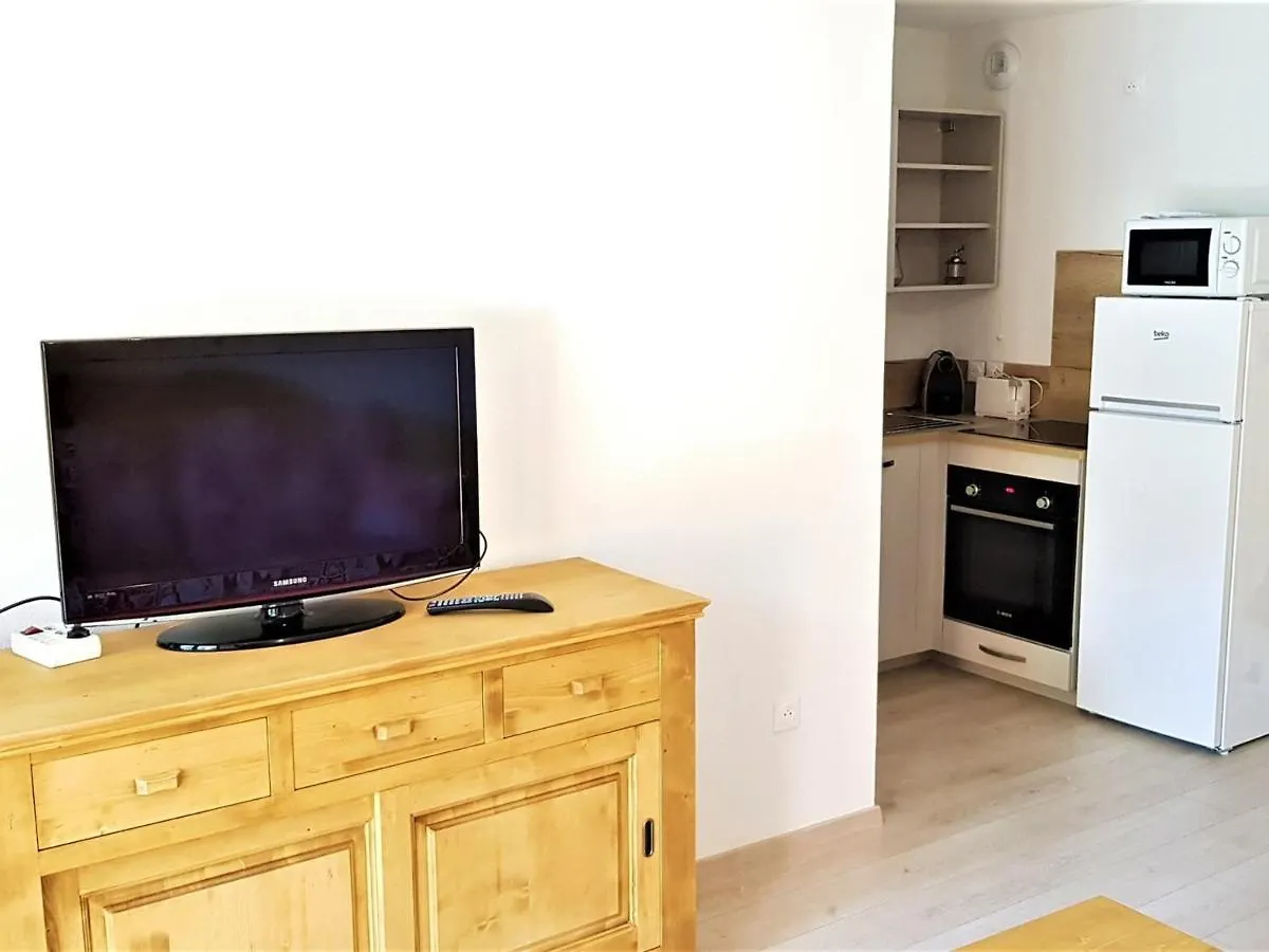 Apartment Studio Cabine Neuf 4 Pers Avec Terrasse Sud - Proche Centre & Commerces A La Joue Du Loup - Fr-1-504-597 Le Devoluy